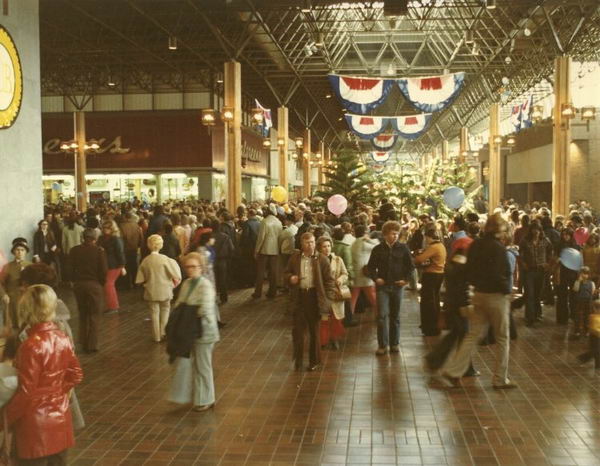 Muskegon Mall - Old Photo